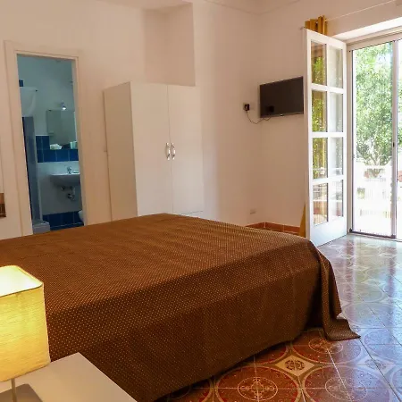 Don Raffae 招待所 *